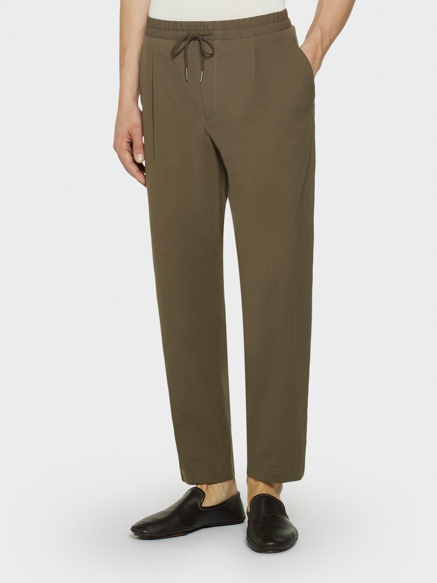 Caruso Menswear Abbigliamento Uomo Pantaloni Pantalone jogger in seersucker di cotone verde look 1