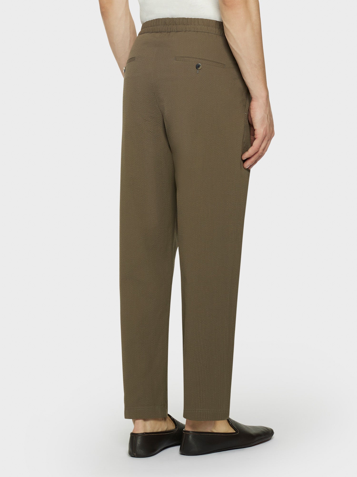 Caruso Menswear Abbigliamento Uomo Pantaloni Pantalone jogger in seersucker di cotone verde look 4