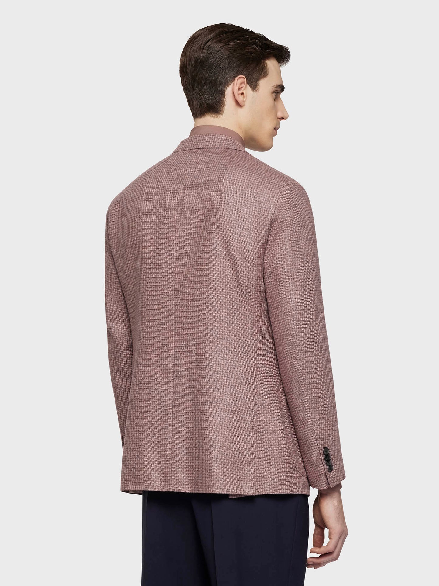 Caruso Menswear Abbigliamento Uomo Giacca aida in seta pied de poule rosa indossato back