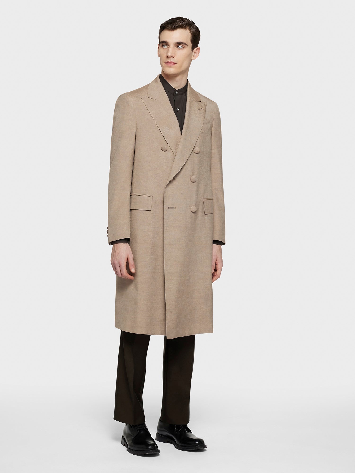 Caruso Menswear Abbigliamento Uomo Cappotto aida doppiopetto in seta beige total look