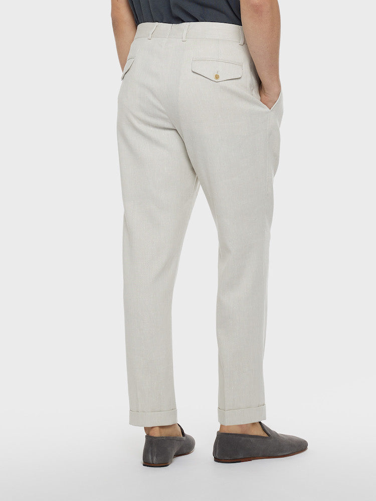 Caruso Menswear Abbigliamento Uomo Pantaloni Pantalone carrot fit in lino e lana bianco look 4
