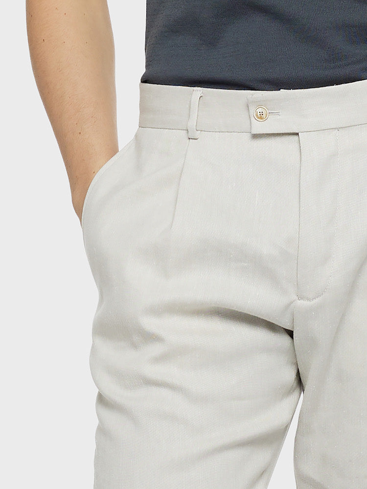 Caruso Menswear Abbigliamento Uomo Pantaloni Pantalone carrot fit in lino e lana bianco look 5