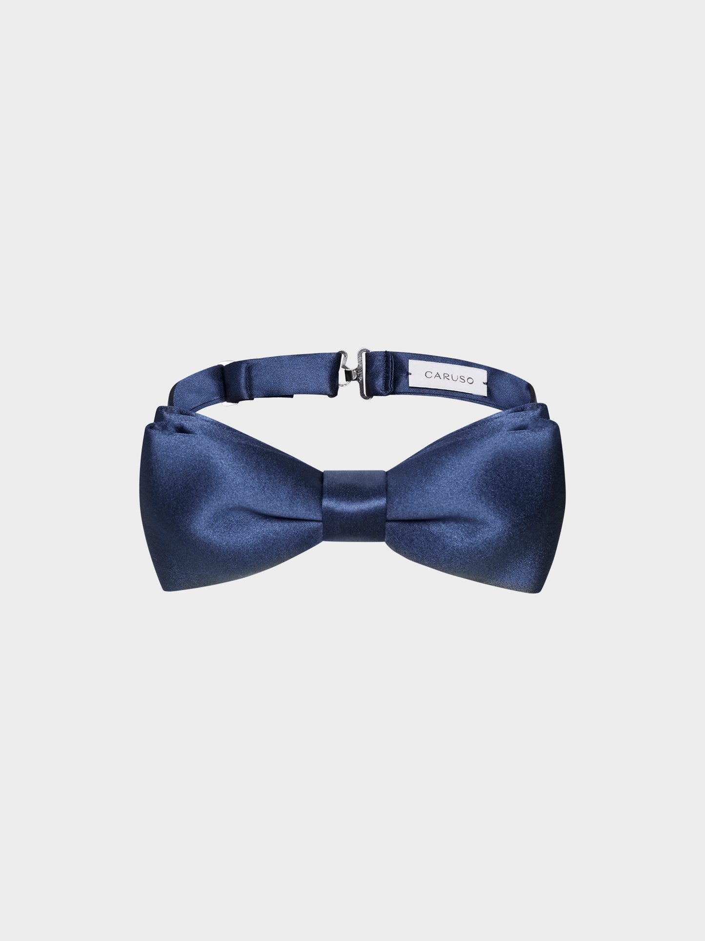 Caruso Menswear Abbigliamento Uomo Accessori Papillon annodato in raso accoppiato di seta blu look 1