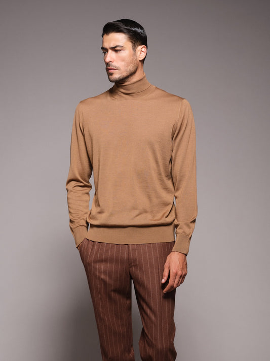 Dolcevita in lana, seta e cashmere beige
