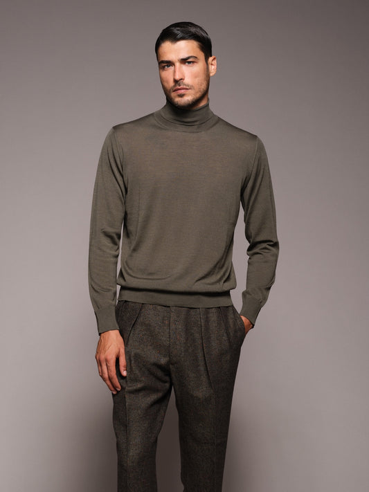 Dolcevita in lana, seta e cashmere verde