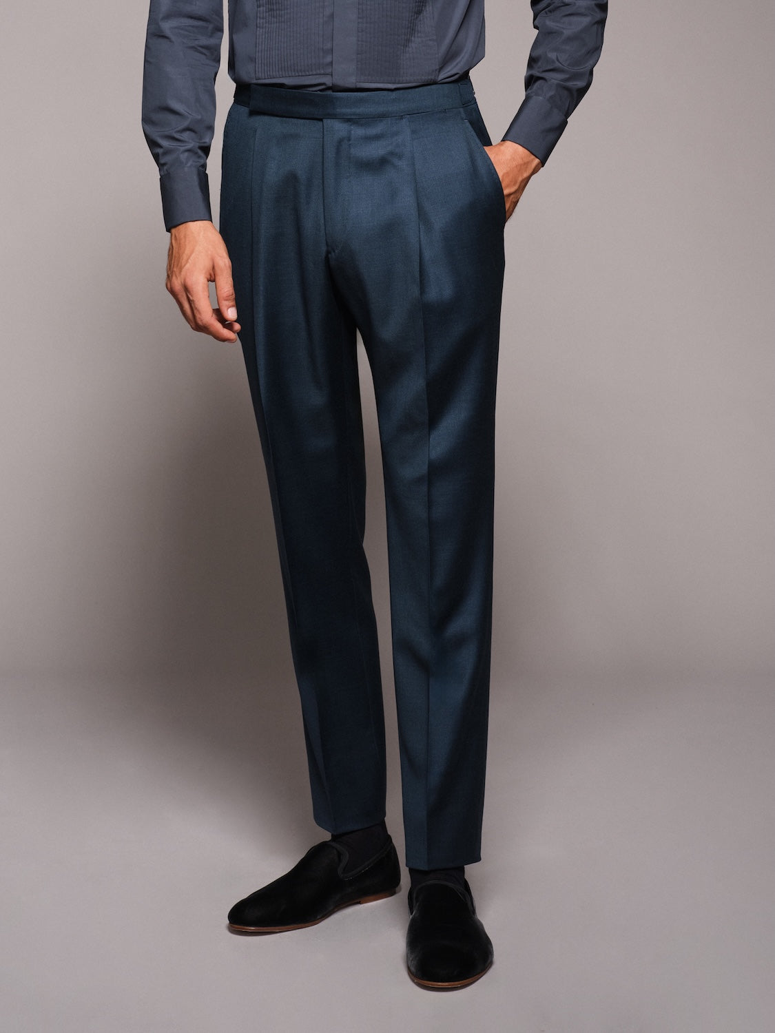 Pantalone regular fit in lana blu