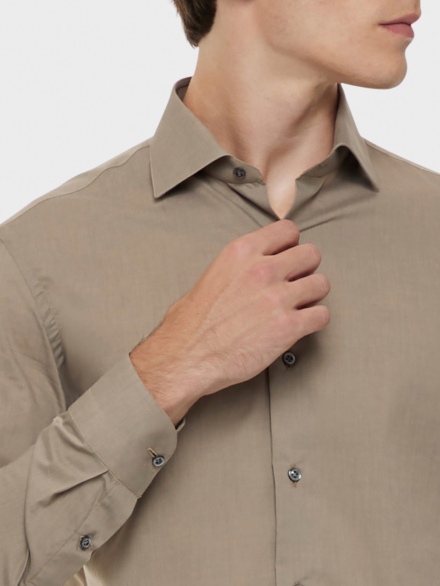 Caruso Menswear Abbigliamento Uomo Camicia coreana in cotone color sabbia dettaglio