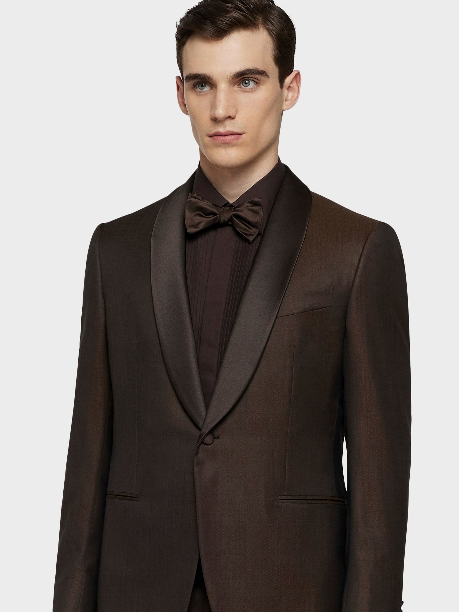 Caruso Menswear Abbigliamento Uomo Abito smoking manon in lana e seta marrone indossato giacca