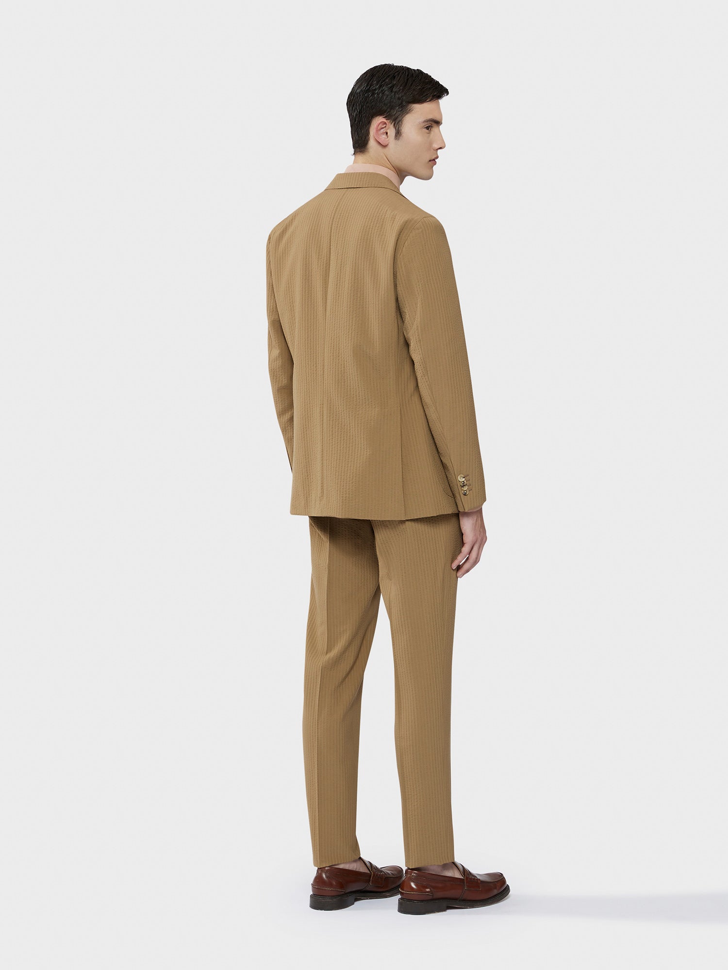 Caruso Menswear Abbigliamento Uomo Abito Aida in Seersucker di lana marrone drop 8R indossato back