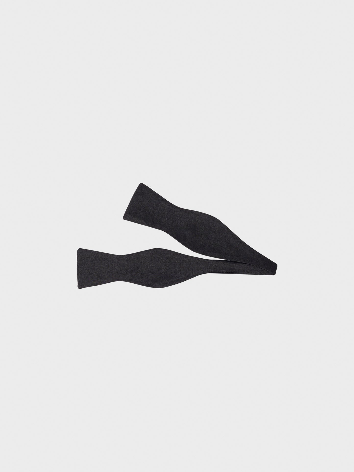 Caruso Menswear Abbigliamento Uomo Papillon da annodare da cerimonia in seta nero dettaglio
