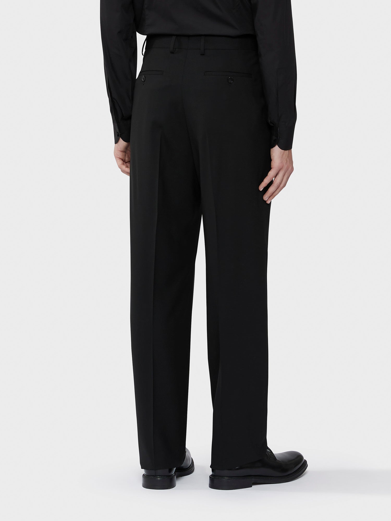 Caruso Menswear Abbigliamento Uomo Pantaloni Pantalone in tropical di lana nero houdini look 4